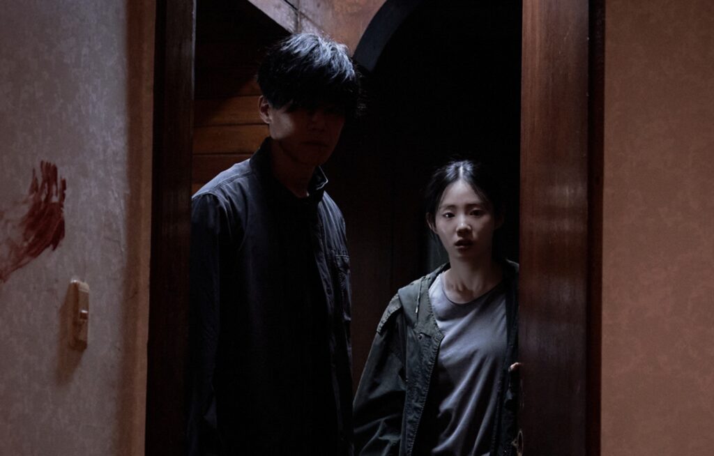 《聖母殺手》台灣獨家預告釋出 申始雅繼《魔女2》後化身女殺神 動作升級火力全開、爽度爆表 1 圖:金武烈與申始雅在《聖母殺手》中首次同框搭檔演出(鴻聯國際提供)