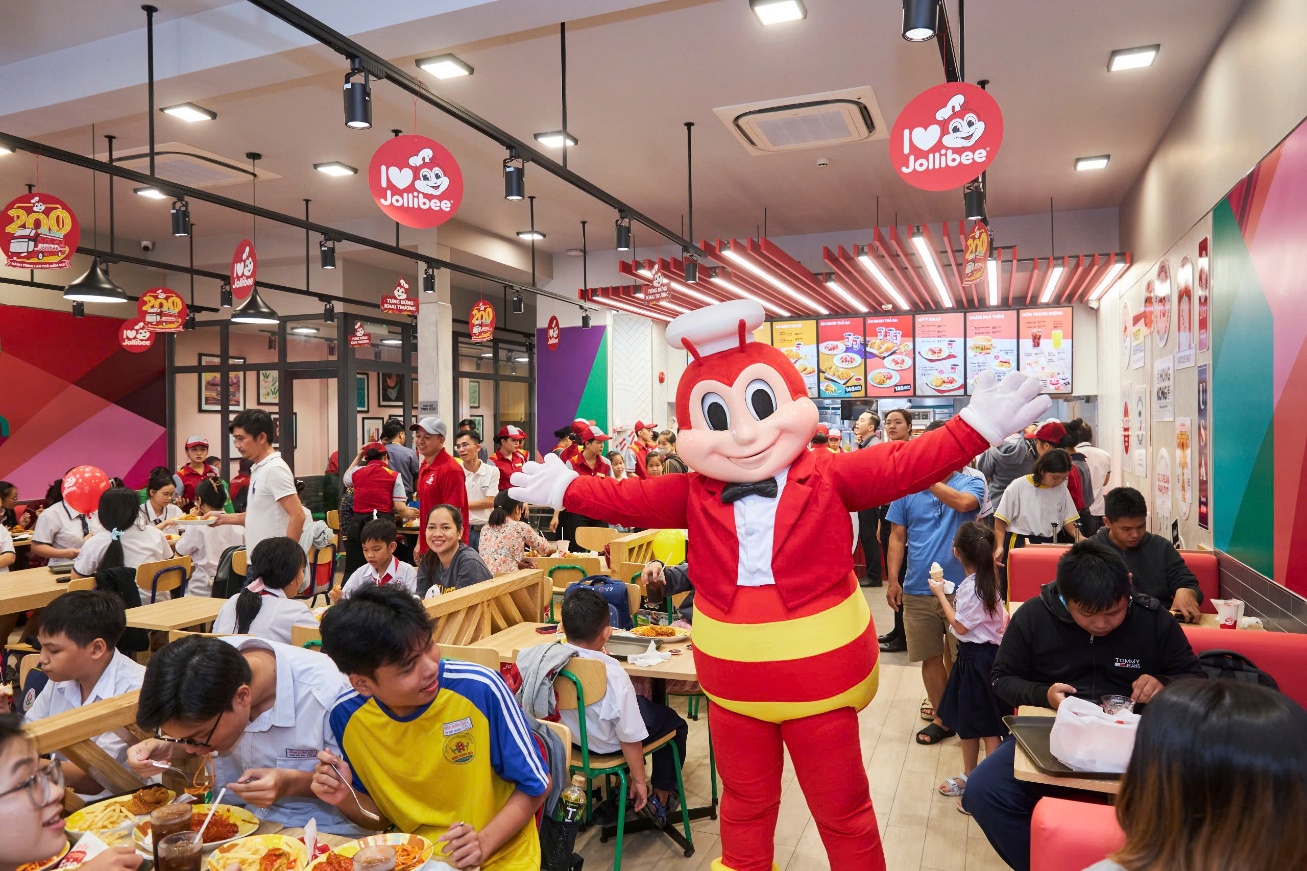 憑藉持續強勁的銷售表現及門市網絡拓展,帶動了快樂蜂 (Jollibee)在越南、馬來西亞、新加坡和汶萊進一步提升品牌影響,深受當地顧客青睞。