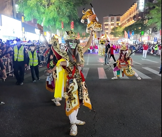 金門昊天民俗藝陣團受邀參與首屆關公忠義文化盛會，藝陣展演結合信仰與生活文化，引發高度關注