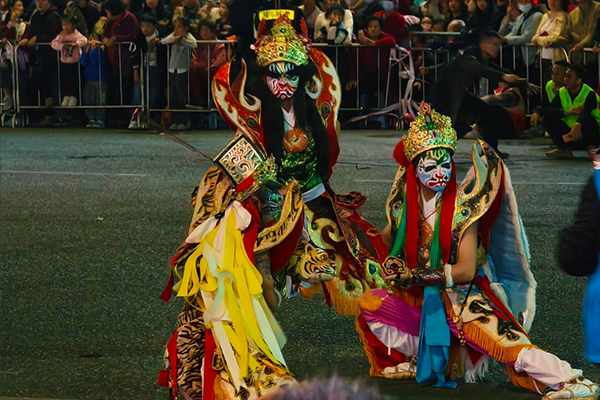 金門昊天民俗藝陣團受邀參與首屆關公忠義文化盛會，藝陣展演結合信仰與生活文化，引發高度關注