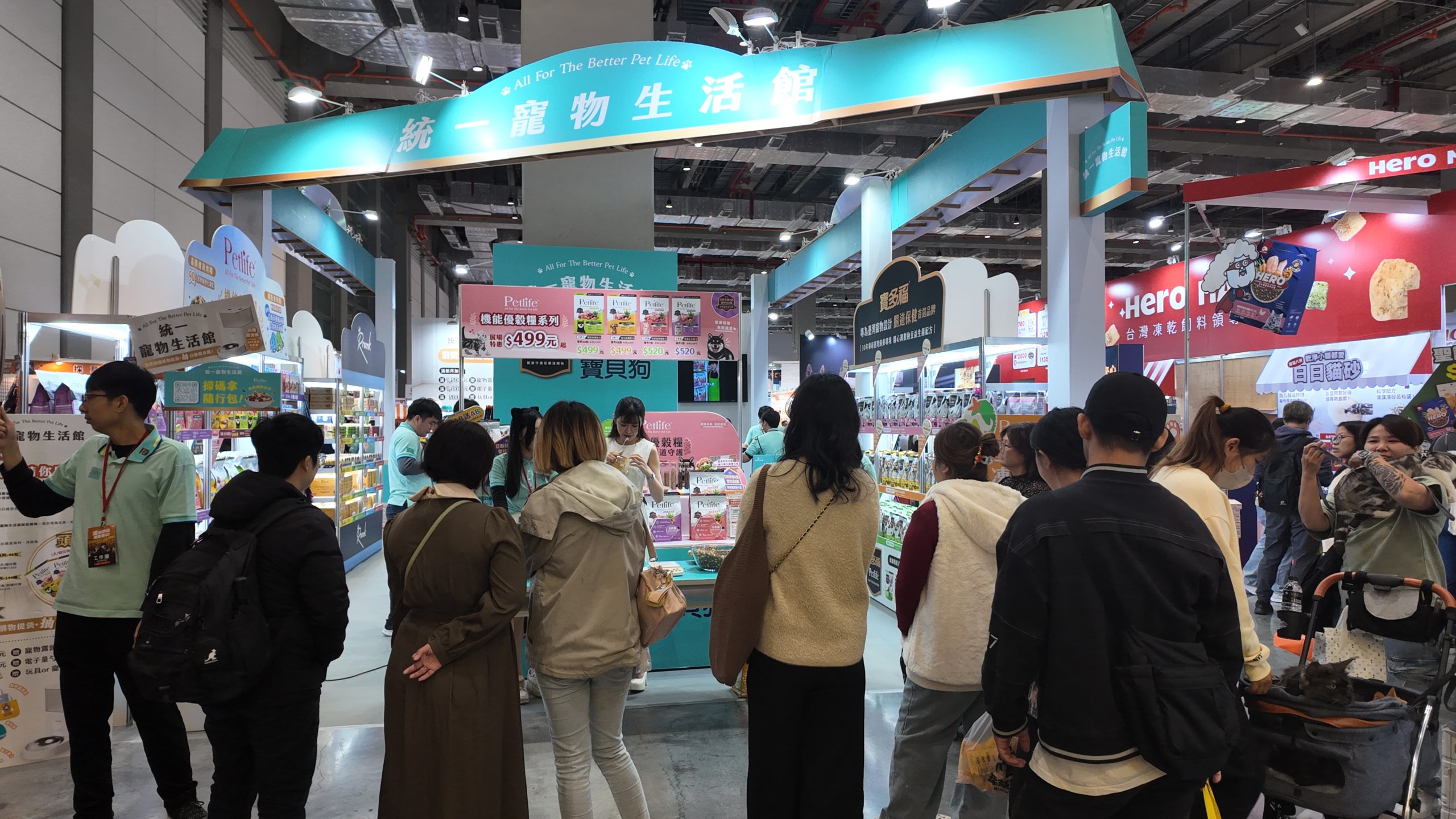 統一寵物生活館透過現場的活動，打造吸睛度成功吸引飼主駐足體驗。